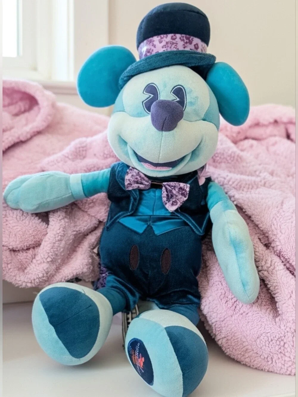 Disney Mickey Mouse: The Main Attraction Limited Release Plush ✨ Series 10 of 12